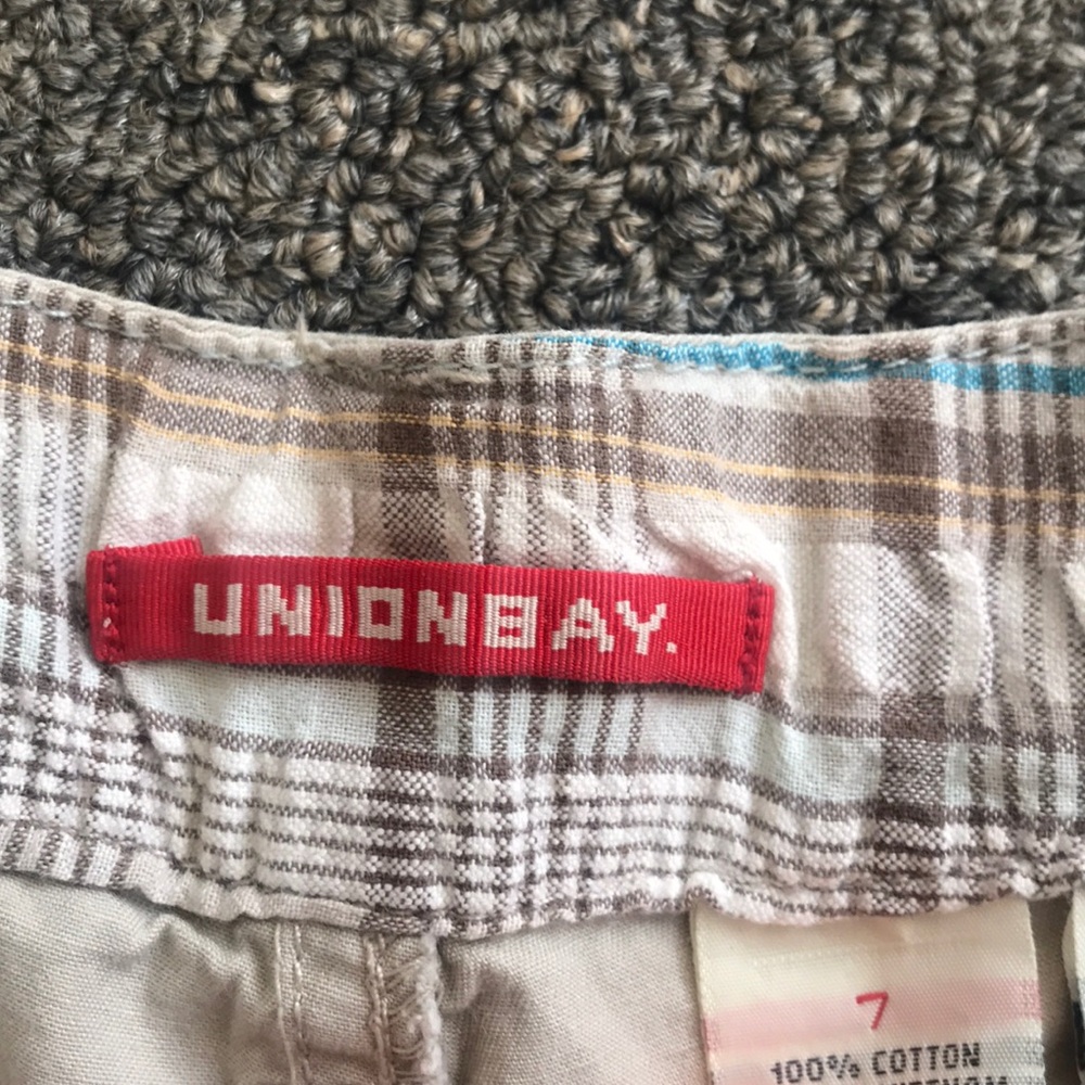 Shorts - Picture 3 of 3